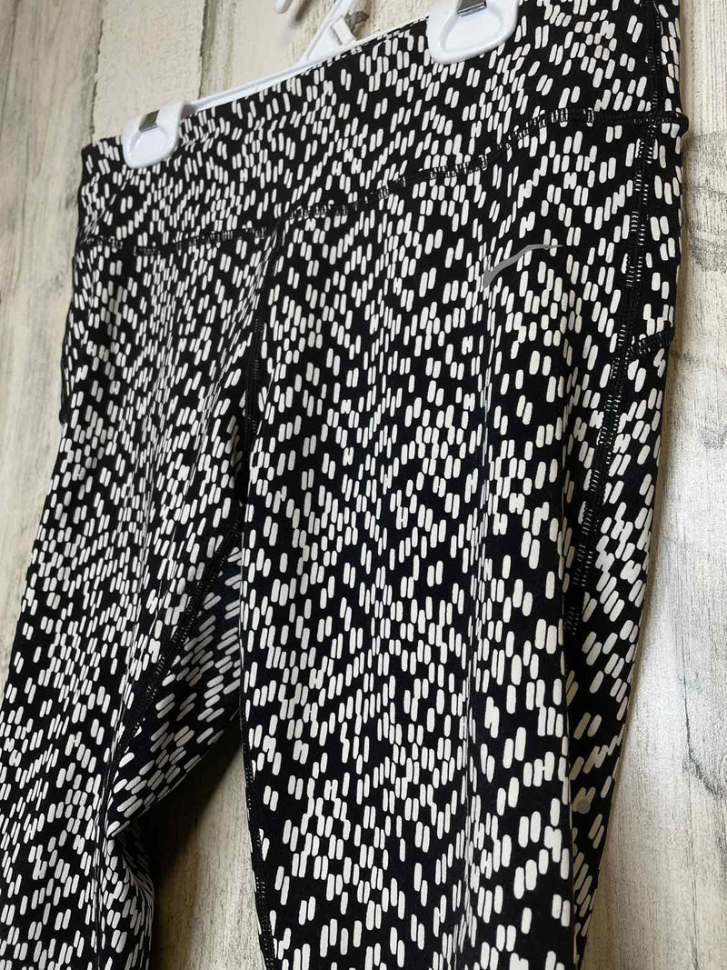 Size M Nike Leggings