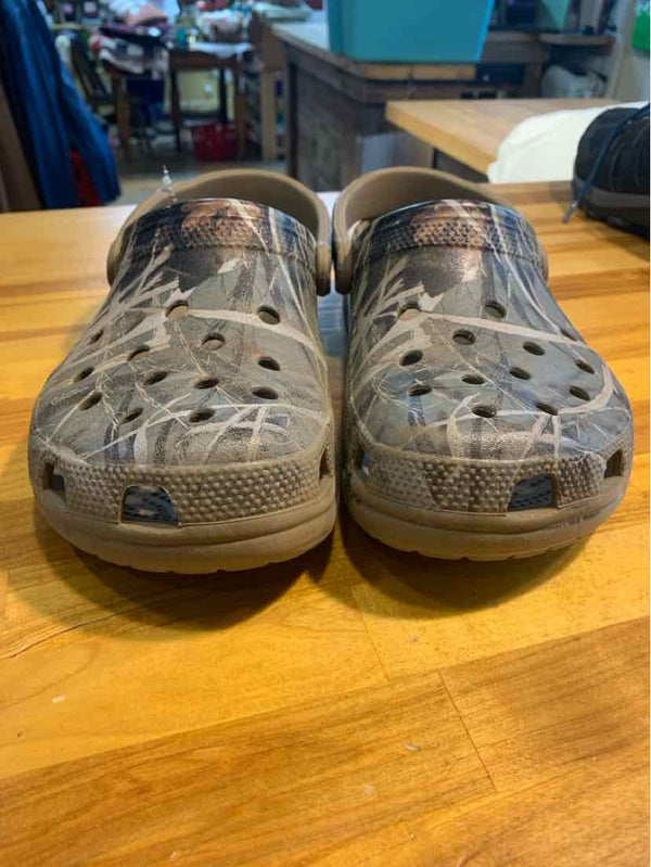 Shoe Size 11 Crocs Sandals