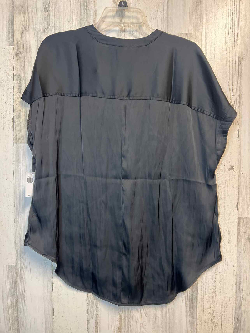 Old Navy Size L Shirt