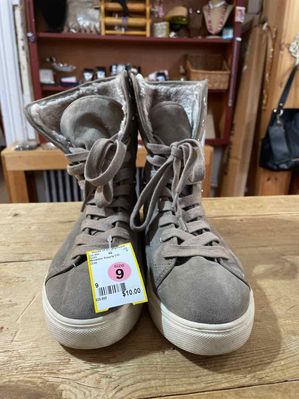 Shoe Size 9 Mossimo Supply CO. Boots