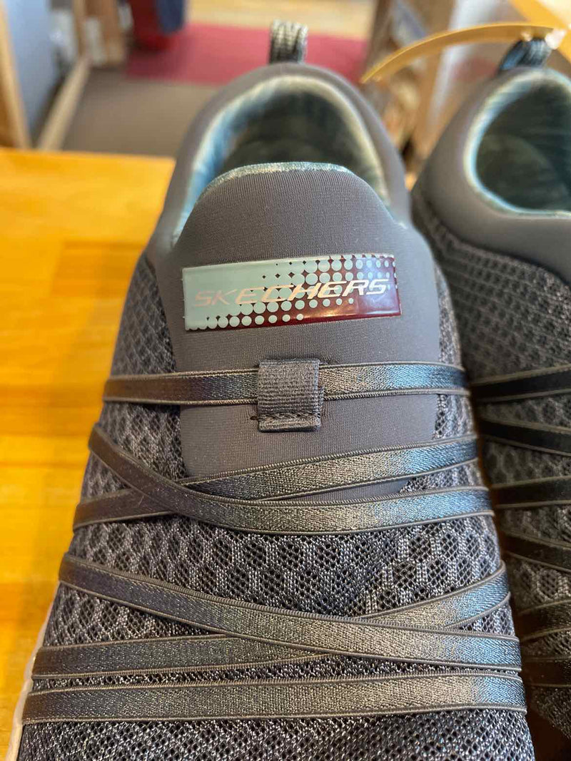 Shoe Size 9.5 Skechers Performance Sneakers