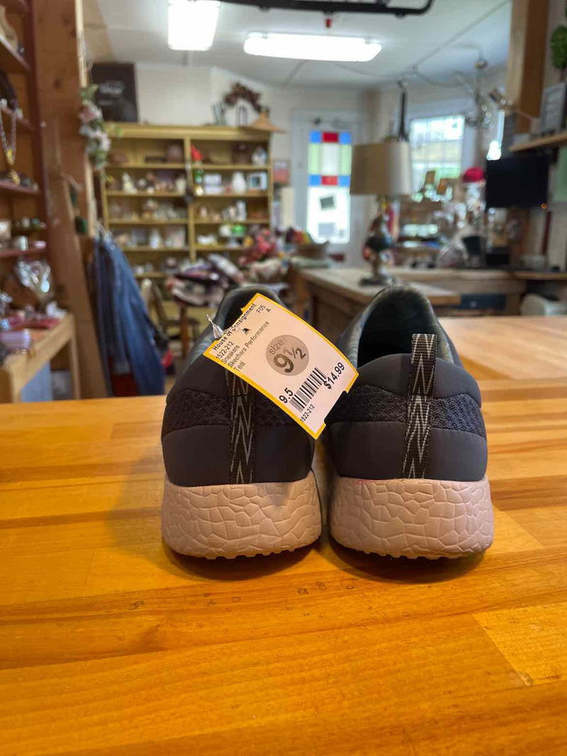 Shoe Size 9.5 Skechers Performance Sneakers