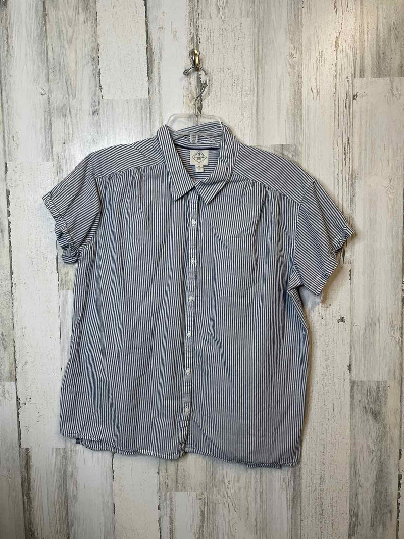 St. John's Bay Size XL Shirt