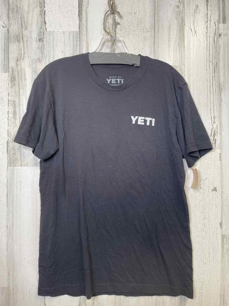 YETI Size M Shirt