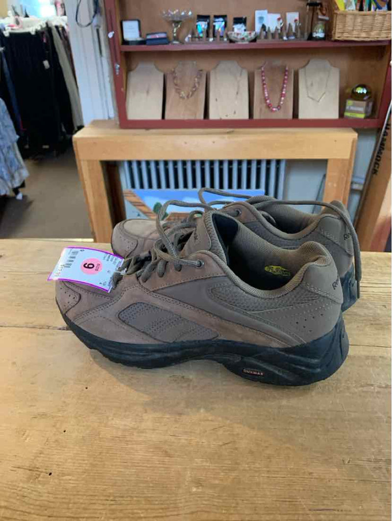 Shoe Size 9 reebok Shoes