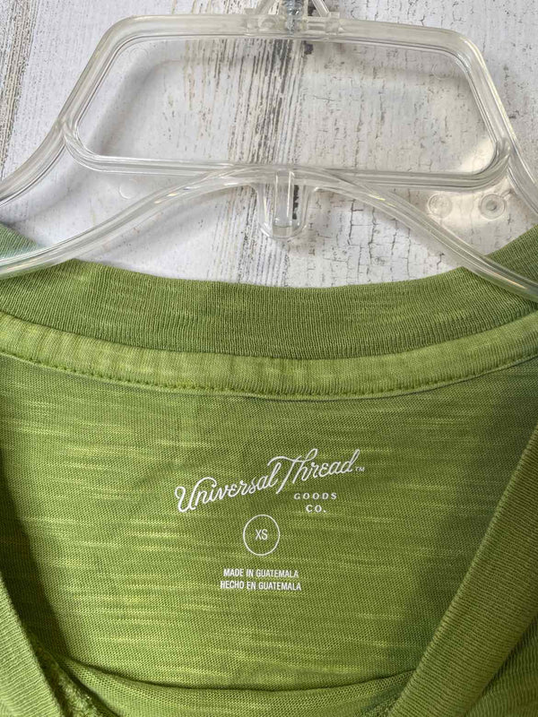 Universal Thread Size XS Shirt