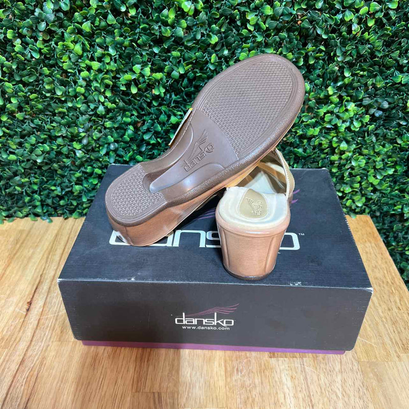 Shoe Size 7 Dansko Sandals