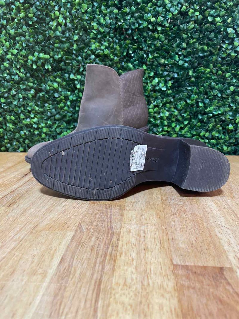 Shoe Size 8.5 Clarks Boots