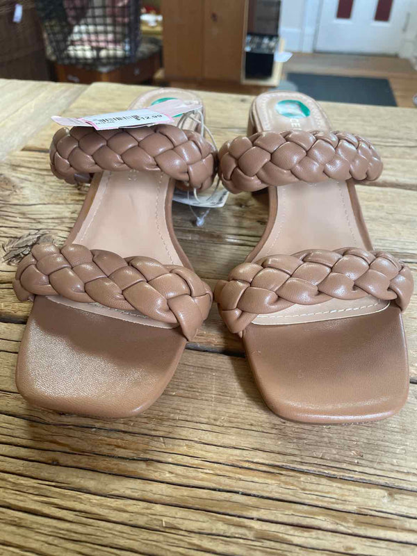 Shoe Size 8 Sincerely Jules Sandals