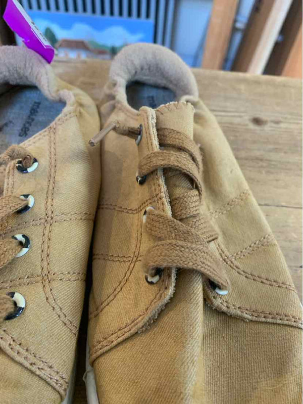 Shoe Size 9.5 Maurices Sneakers