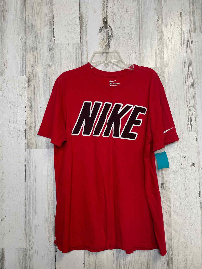 Size M Nike Shirt