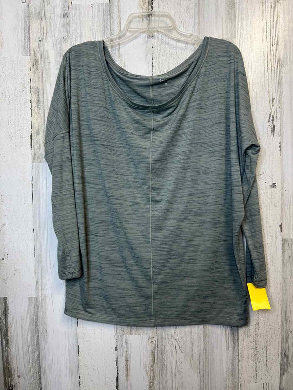 Athleta Size M Shirt