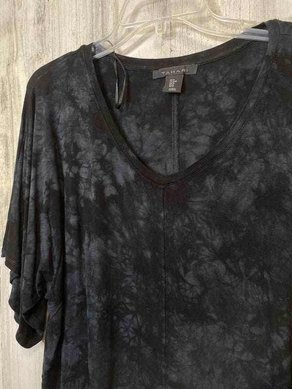 Tahari Size M Shirt