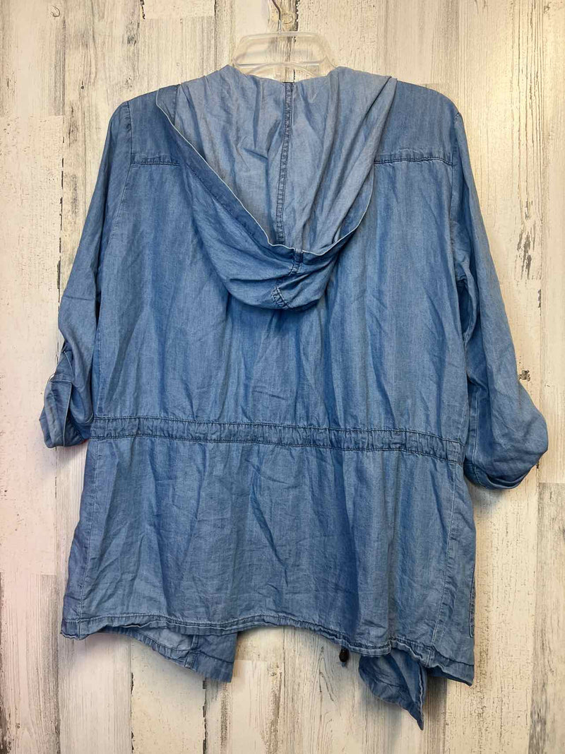 Size M Romeo + Juliet Couture Cardigan
