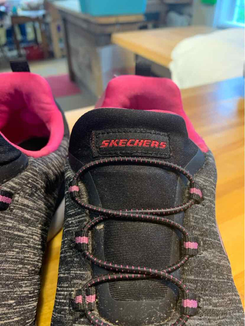 Shoe Size 9.5 Skechers Performance Sneakers