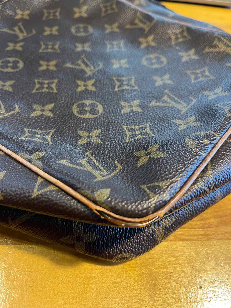 Louis Vuitton Purse