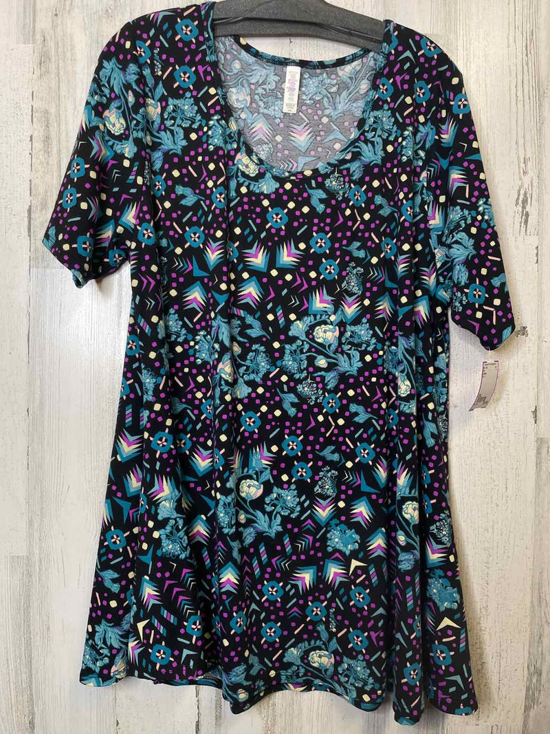 Lularoe Size 2XL Shirt