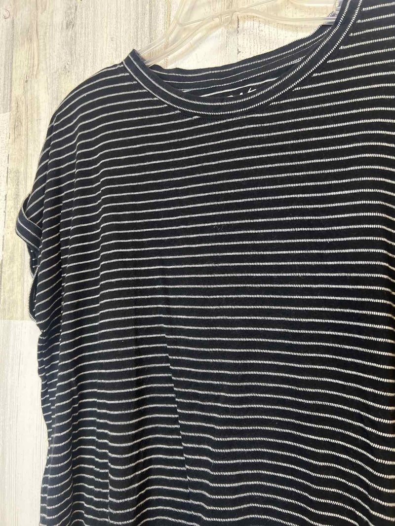 Maurices Size L Shirt