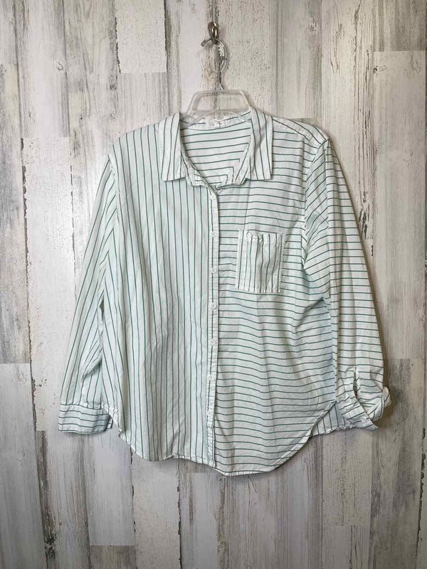 Maurices Size XL Shirt