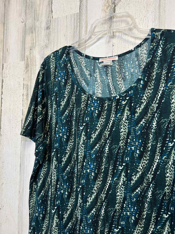 Boutique Size 2X Shirt