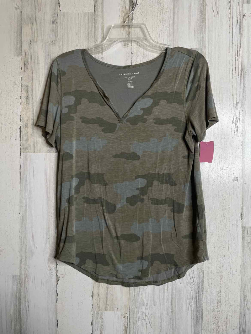 American Eagle Size M Shirt