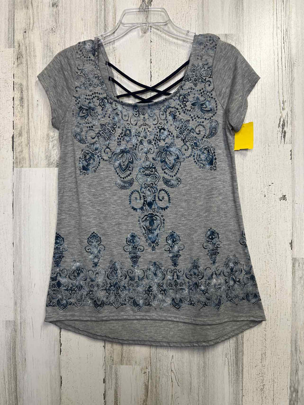 Maurices Size S Shirt