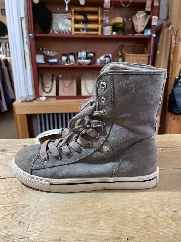 Shoe Size 9 Mossimo Supply CO. Boots