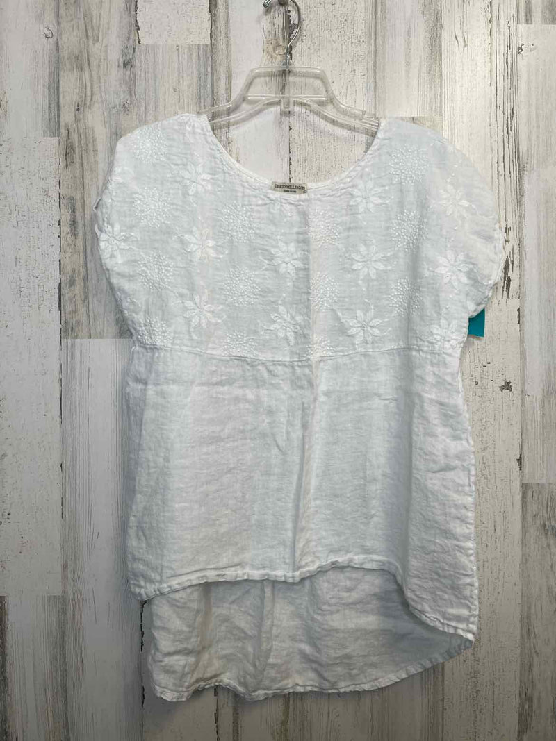 Boutique Size L Shirt