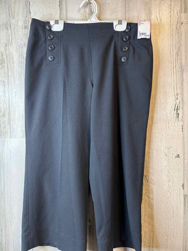 Size 6 Larry Levine Capris