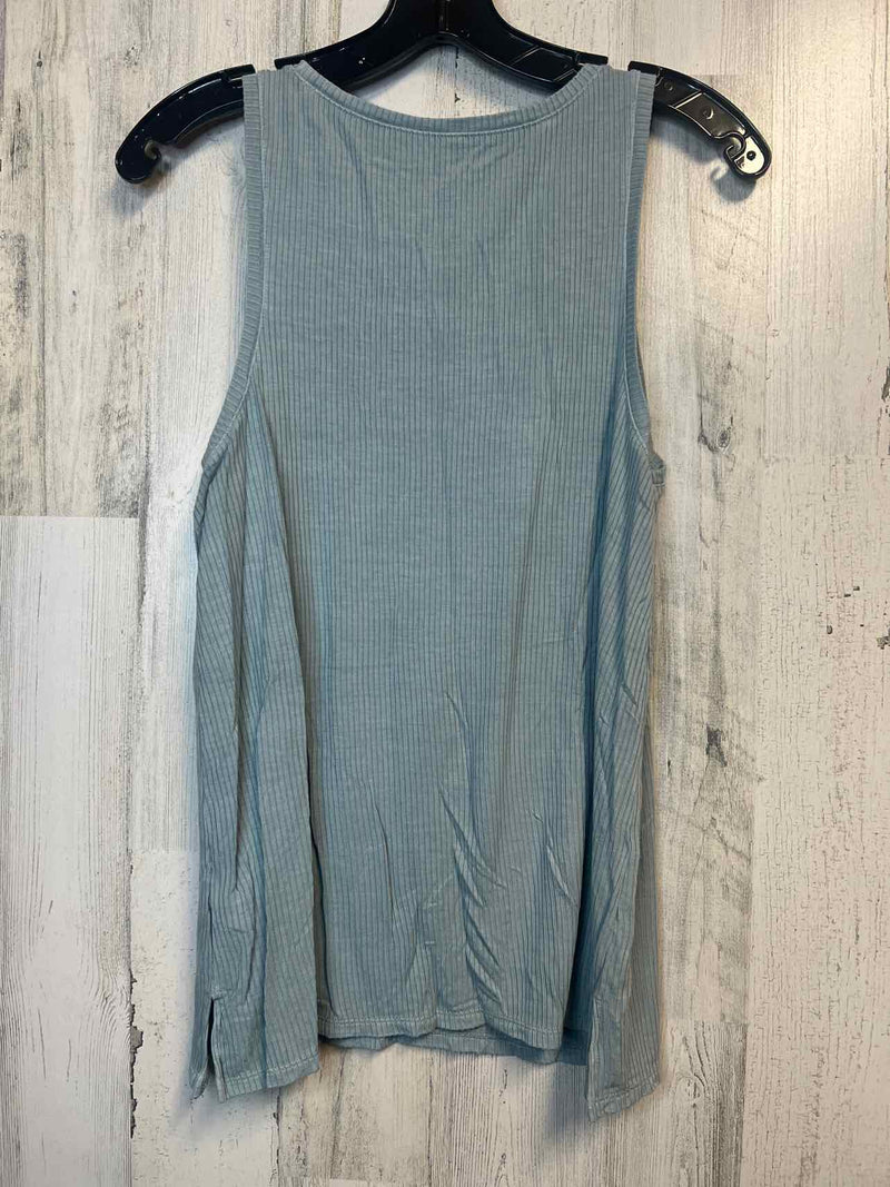 American Eagle Size M Shirt