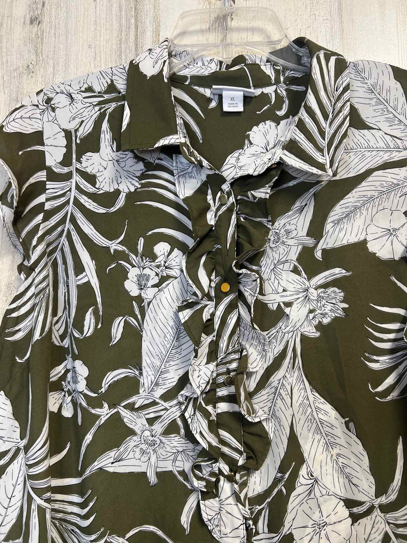 Liz Claiborne Size XL Shirt