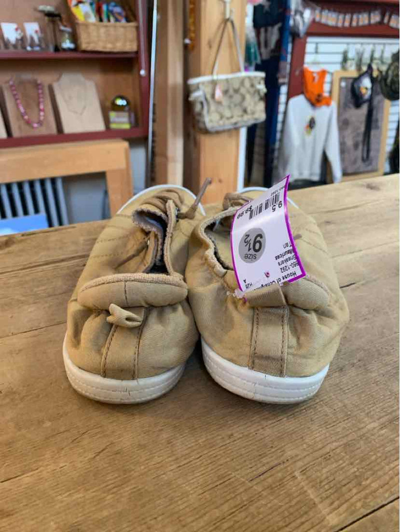 Shoe Size 9.5 Maurices Sneakers