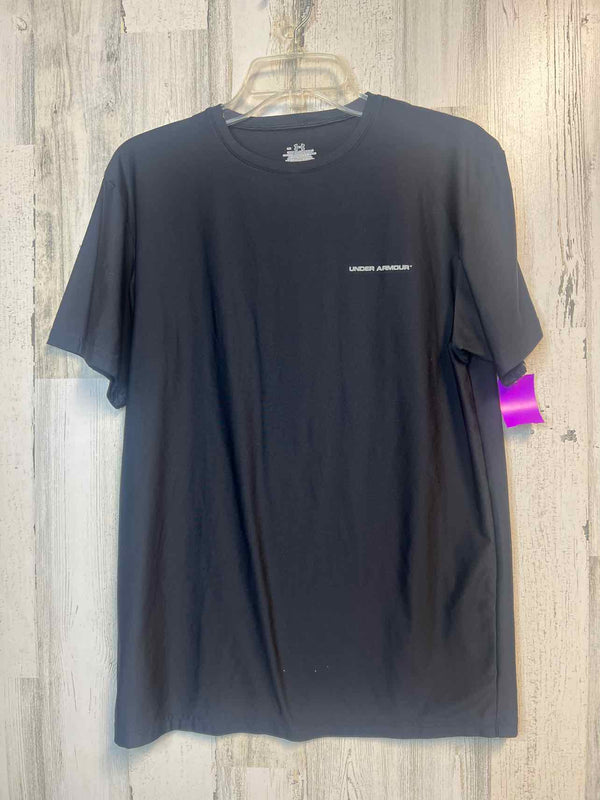 Size M Under Armour Shirt