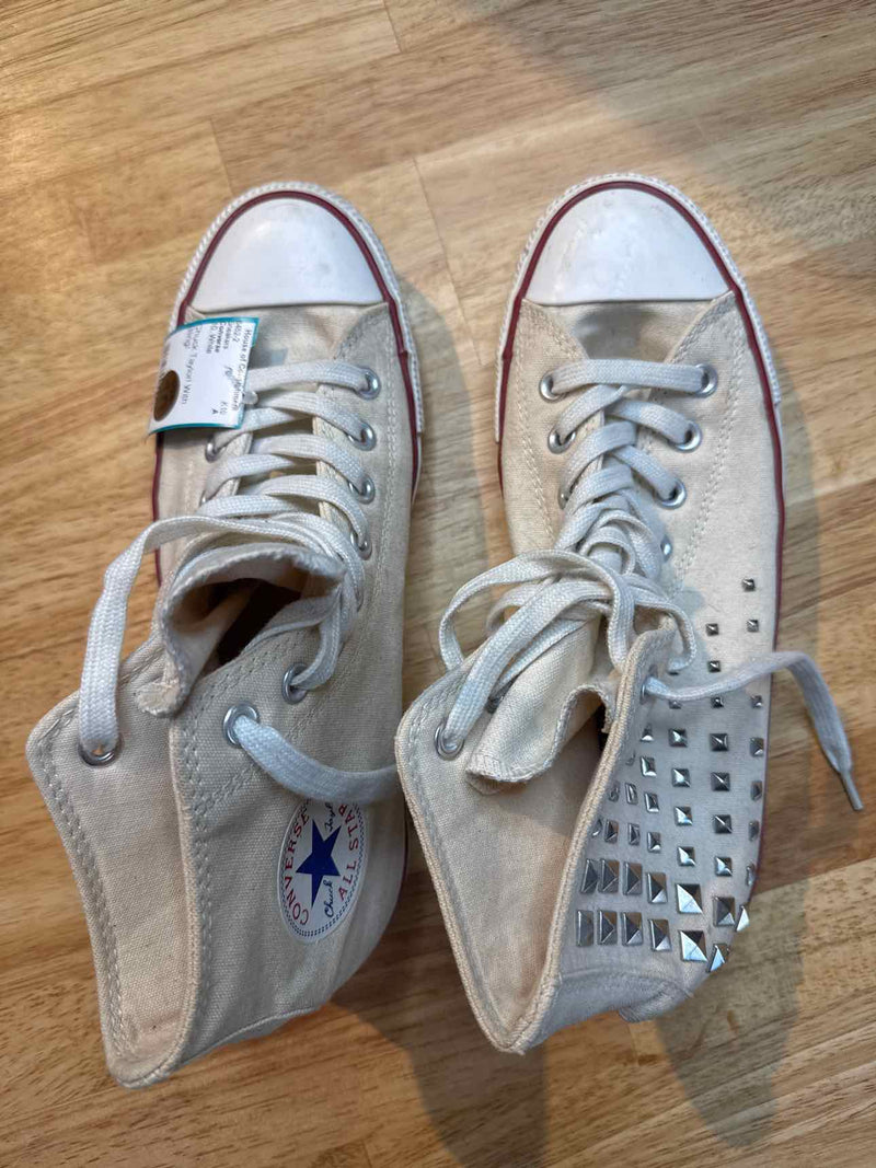 10 Converse Sneakers