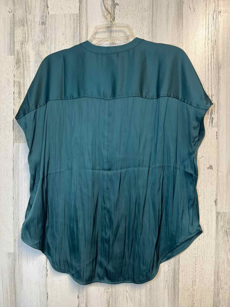 Old Navy Size L Shirt
