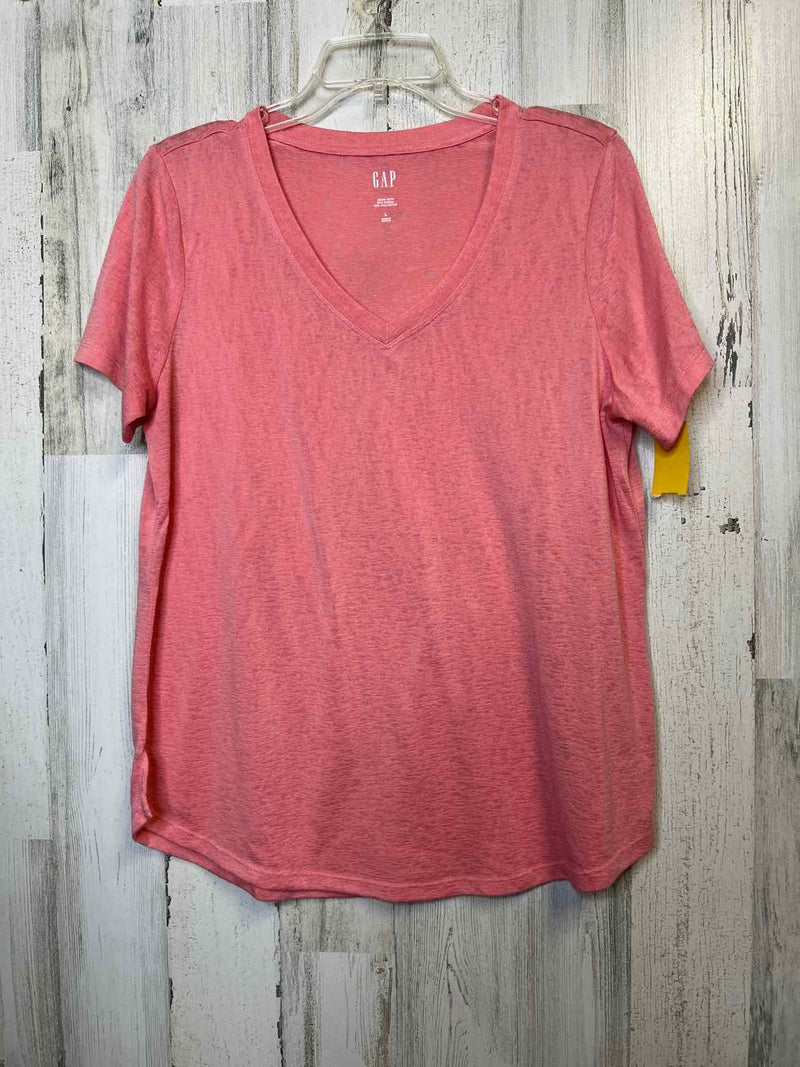 GAP Size L Shirt