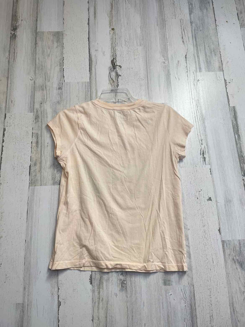 Universal Thread Size M Shirt