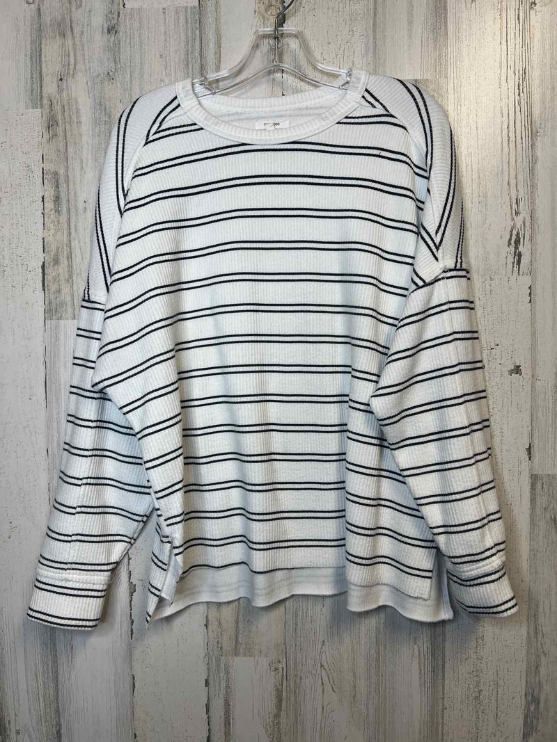 Maurices Size M Shirt