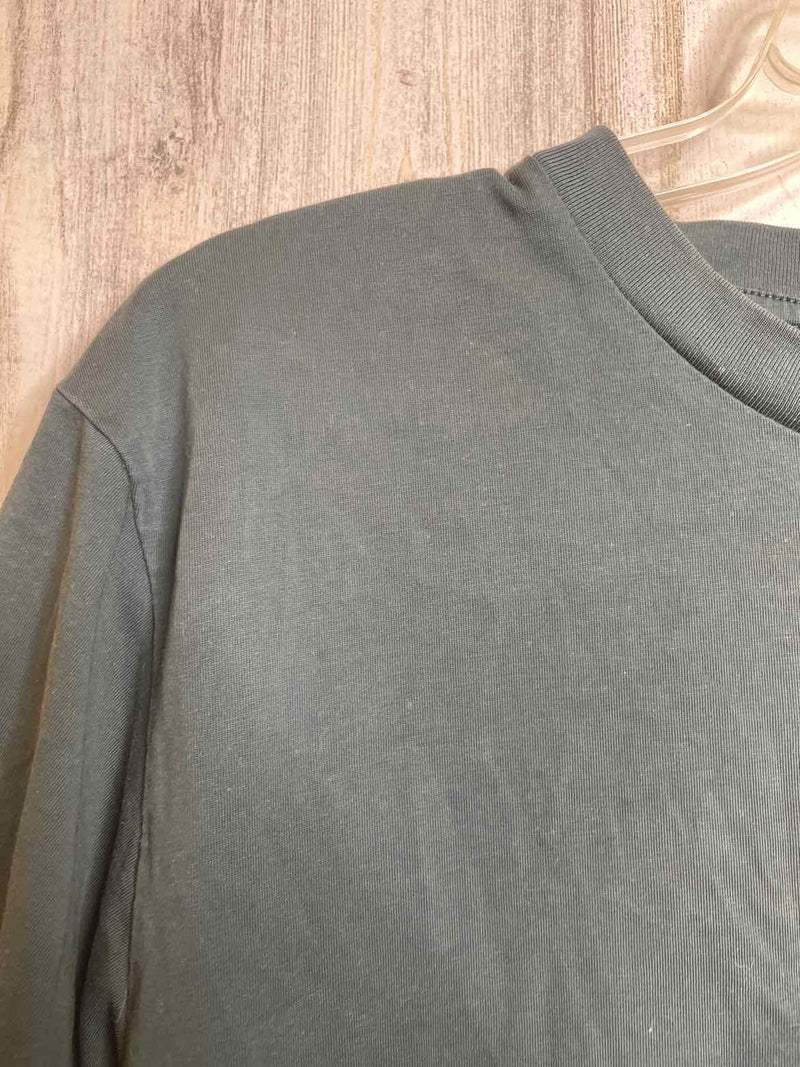 UNIQLO Size S Shirt