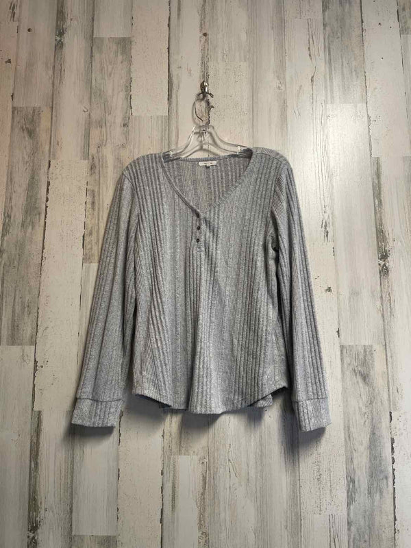 Maurices Size L Shirt
