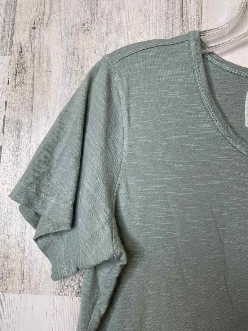 Boutique Size L Shirt