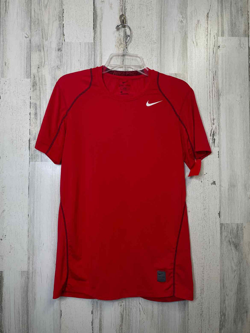 Size M Nike Shirt