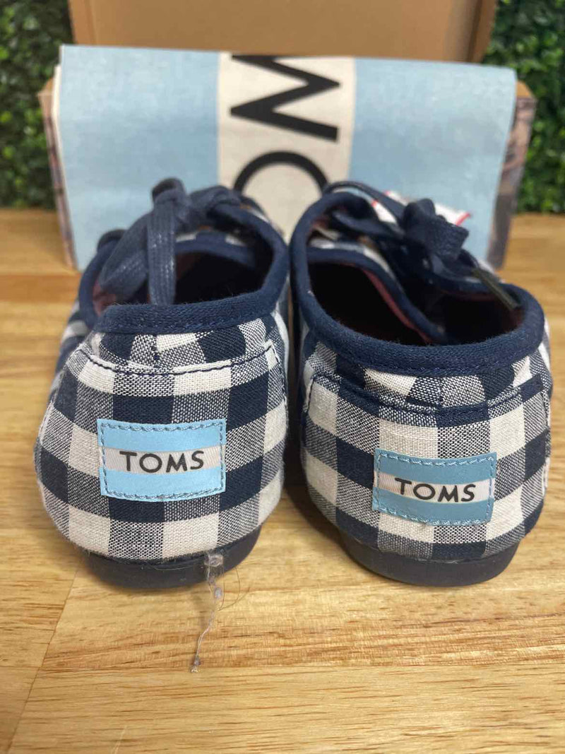 9.5 TOMS Shoes