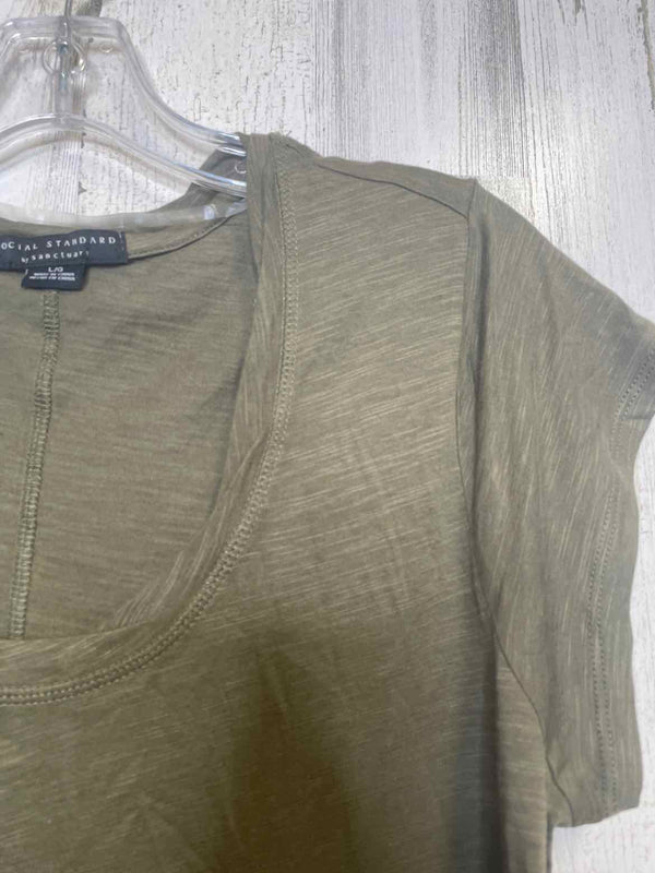 Boutique Size L Shirt