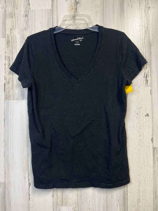 Universal Thread Size L Shirt