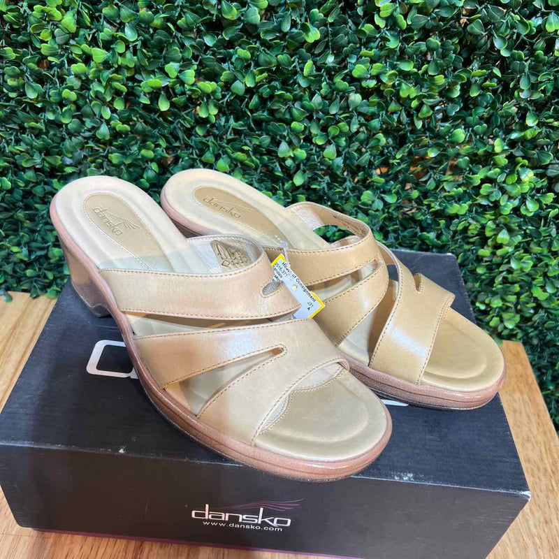 Shoe Size 7 Dansko Sandals