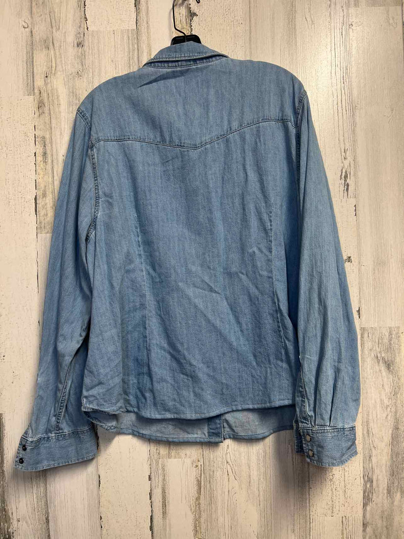 GAP Size XL Shirt