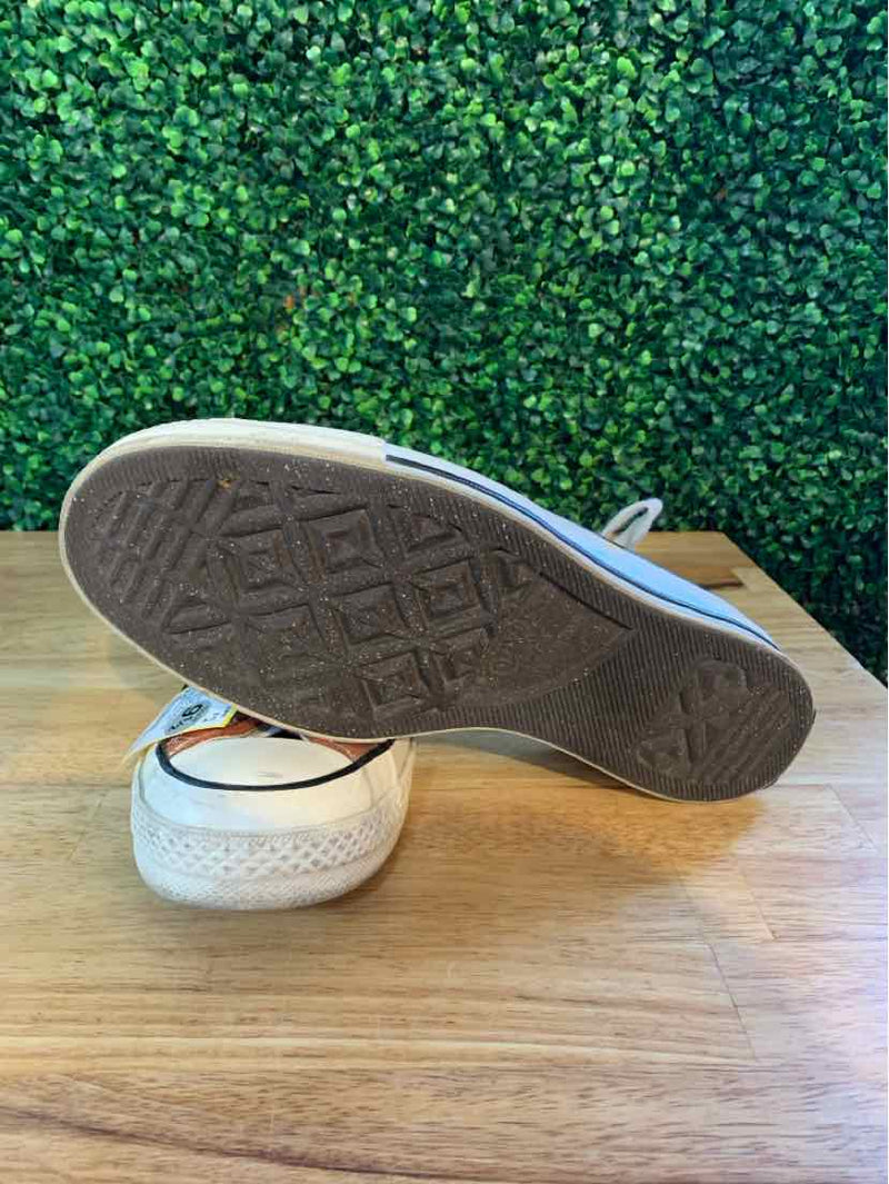 Shoe Size 9.5 Converse Sneakers