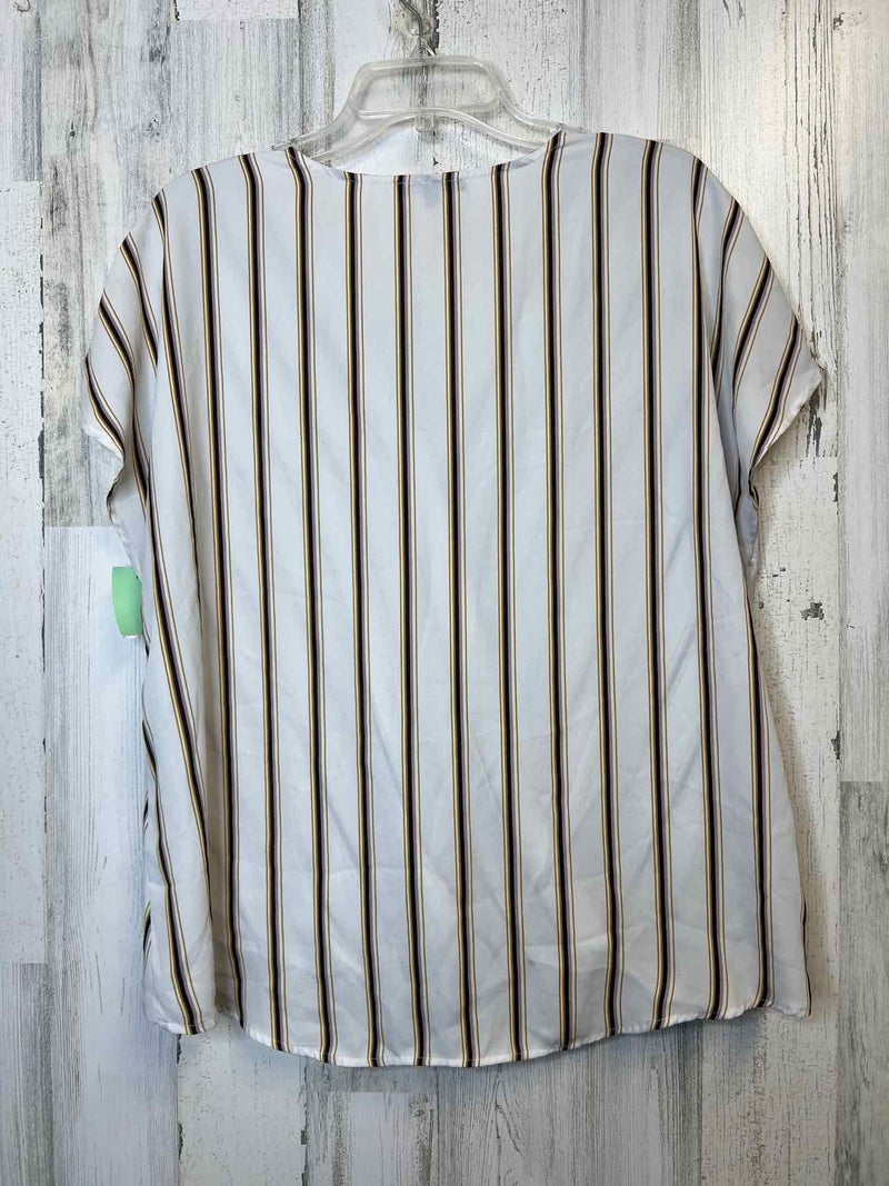 Adrianna Papel Size XL Shirt