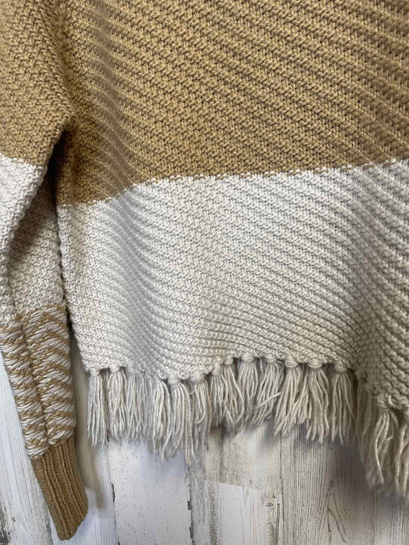 John & Jenn Size L Sweater